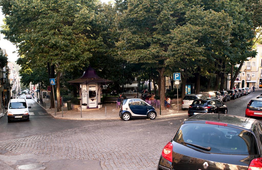 Triplex With Garage - Praca Das Flores Lisboa 客房 照片