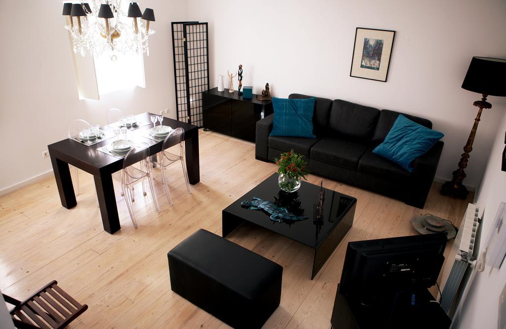 Triplex With Garage - Praca Das Flores Lisboa 客房 照片