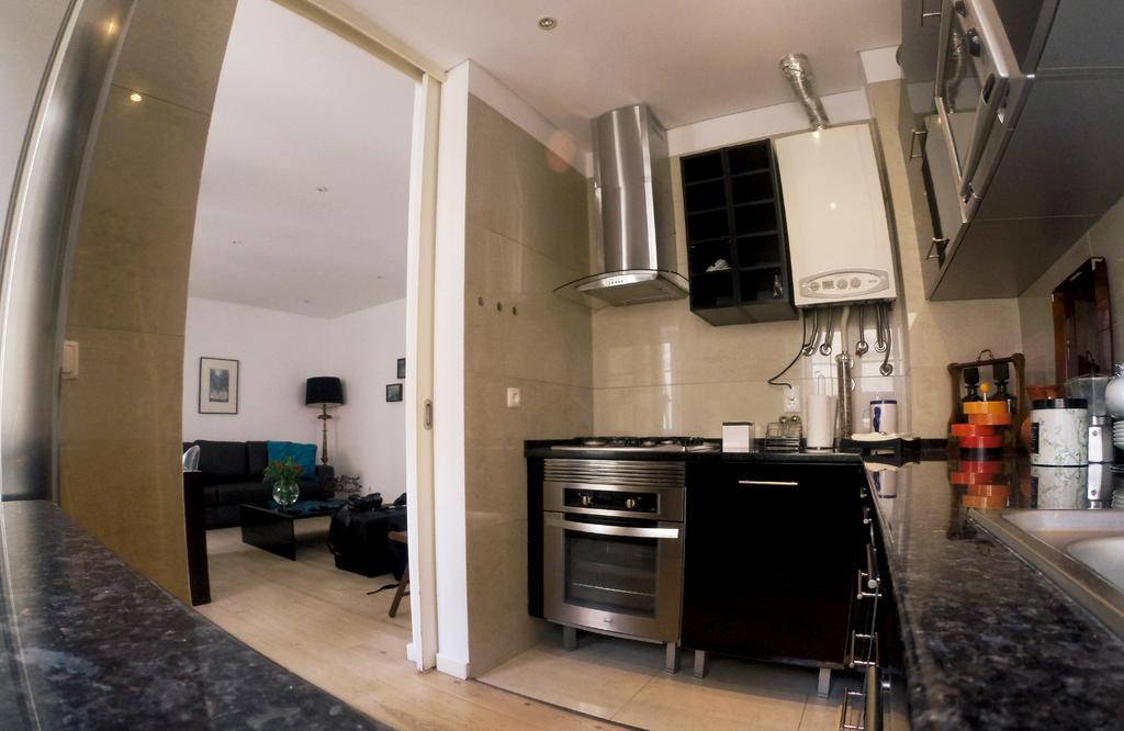 Triplex With Garage - Praca Das Flores Lisboa 客房 照片