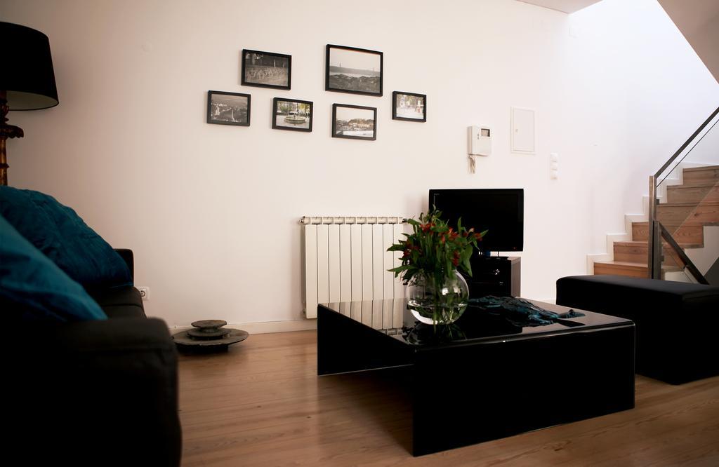 Triplex With Garage - Praca Das Flores Lisboa 客房 照片