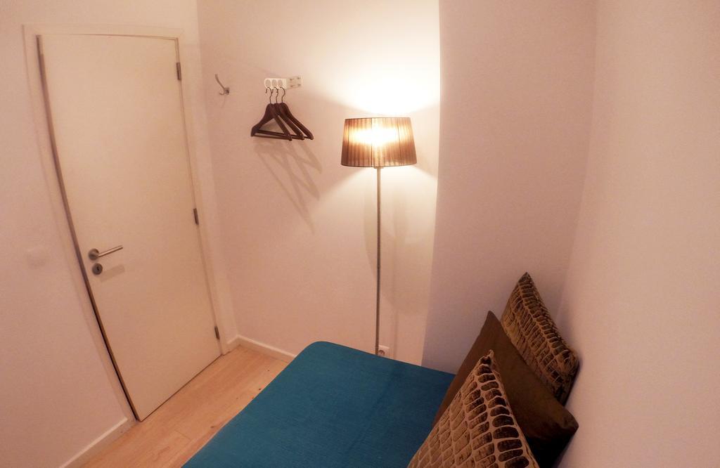 Triplex With Garage - Praca Das Flores Lisboa 客房 照片